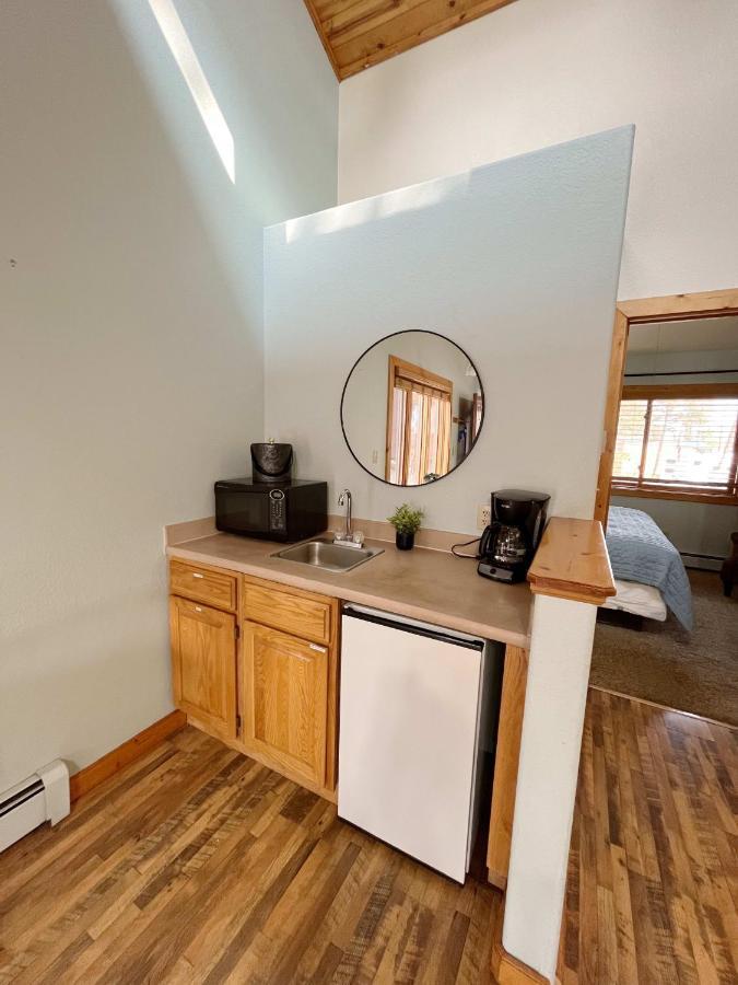 Cabin A Suite Bed And Breakfast Woodland Park Bagian luar foto