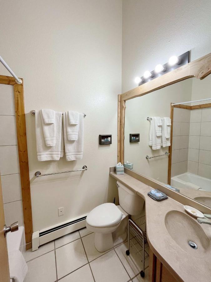 Cabin A Suite Bed And Breakfast Woodland Park Bagian luar foto